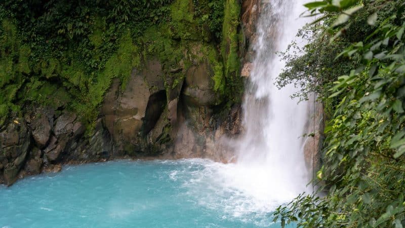 cascade rio celeste Costa Rica